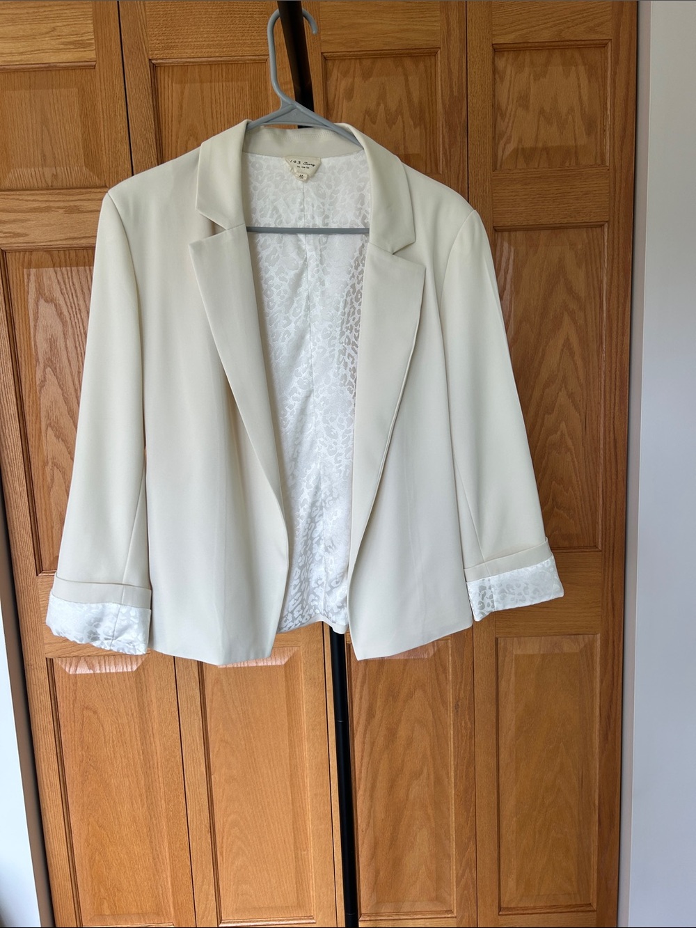 1.4.3. Story by Line Up Cream Lace-Back Blazer